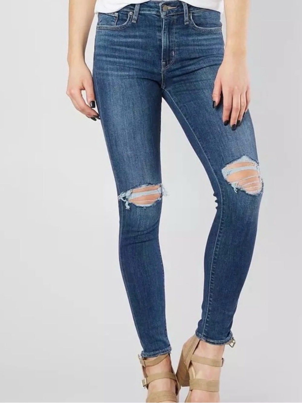 Levi’s 721 Distressed High Rise Skinny Jeans 29